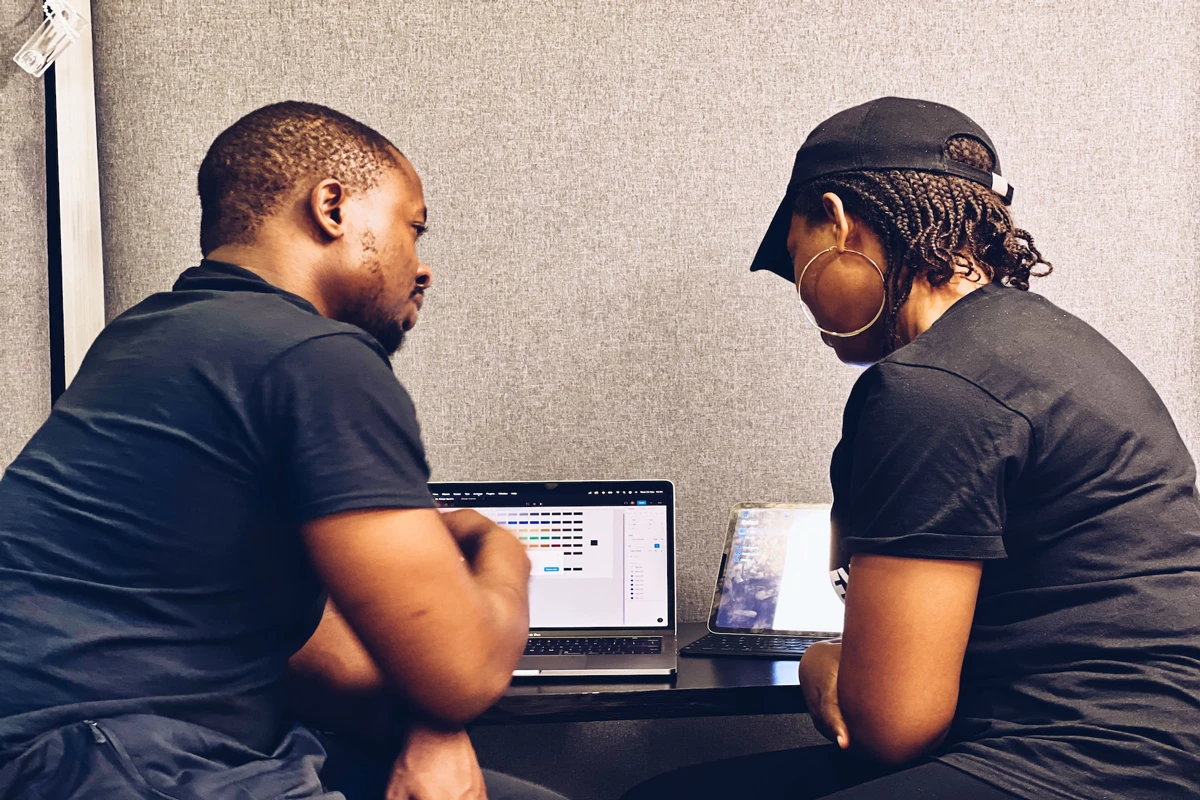 What to look for in leadership development programs for companies | Odyssey Teams